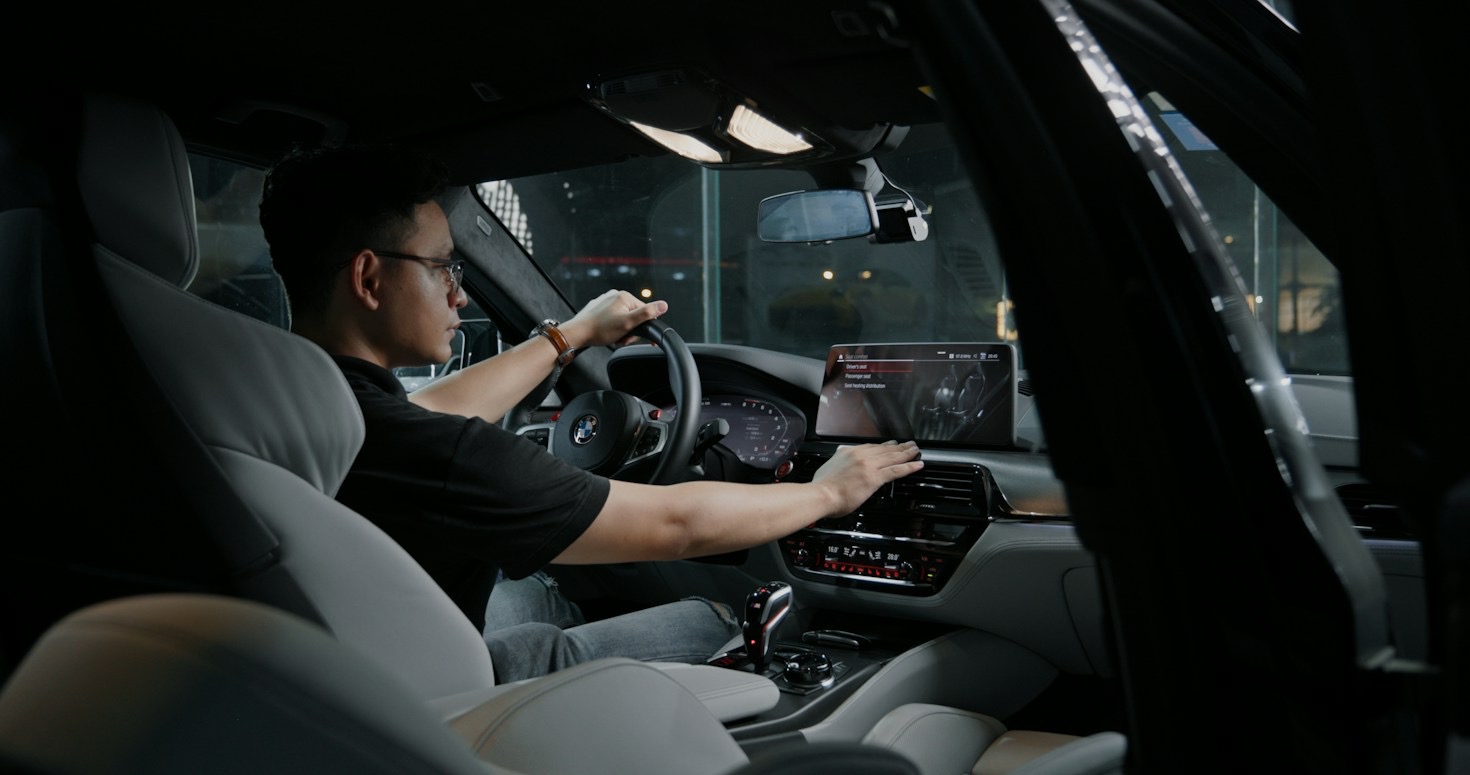 Navigating Dealerships Without Getting Scammed as a New Driver